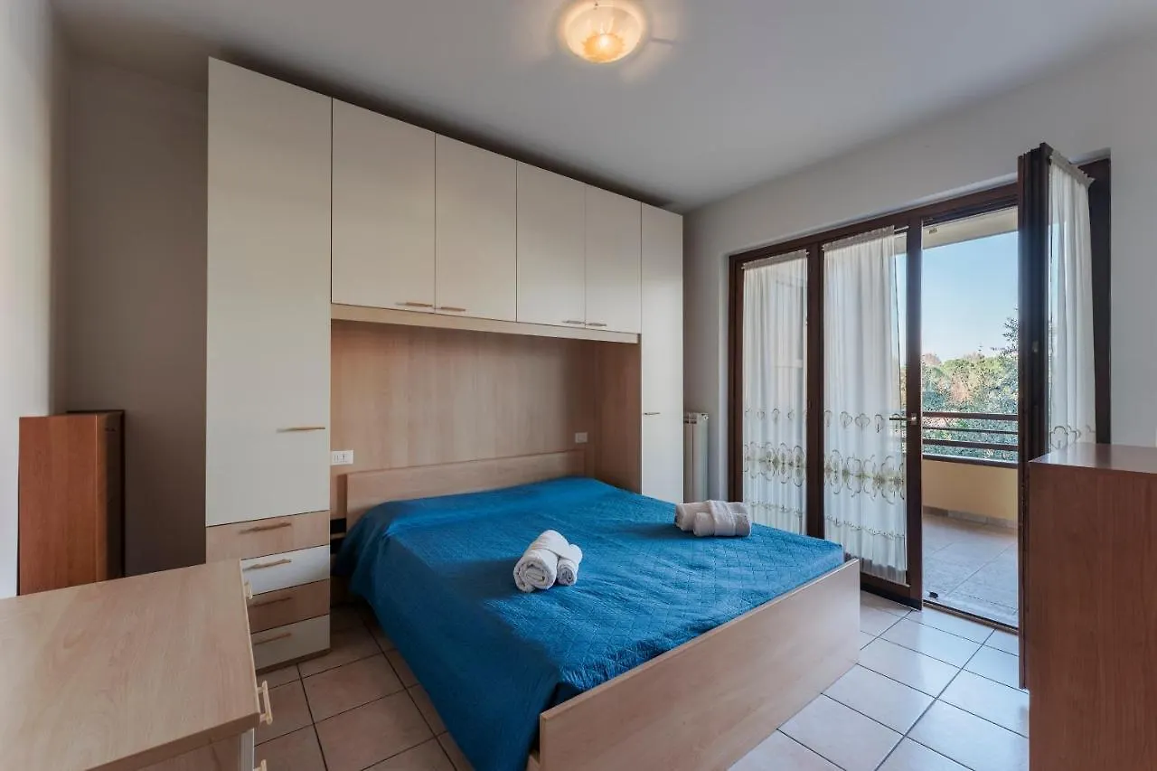 Sunflower Apartment - Trilocale Con Piscina, Terrazza E Wifi 西尔米奥奈
