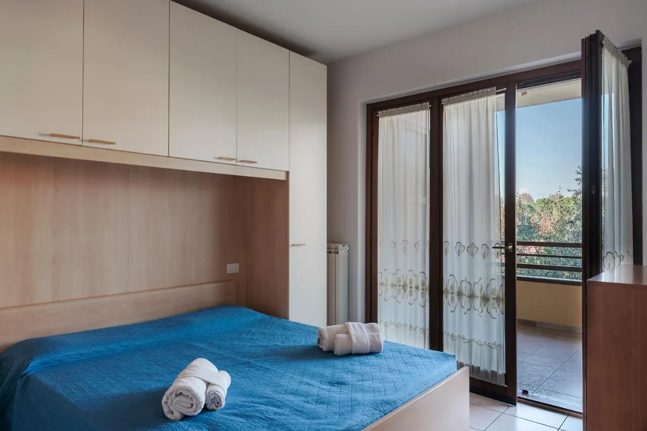 Sunflower Apartment - Trilocale Con Piscina, Terrazza E Wifi Sirmione 0*,  Italy